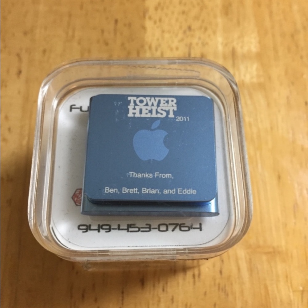 iPod Shuffle 2G - Brand New Movie - Memorabilia!